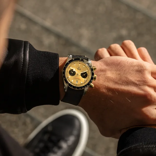 MB119836 Clode Up 2160p
